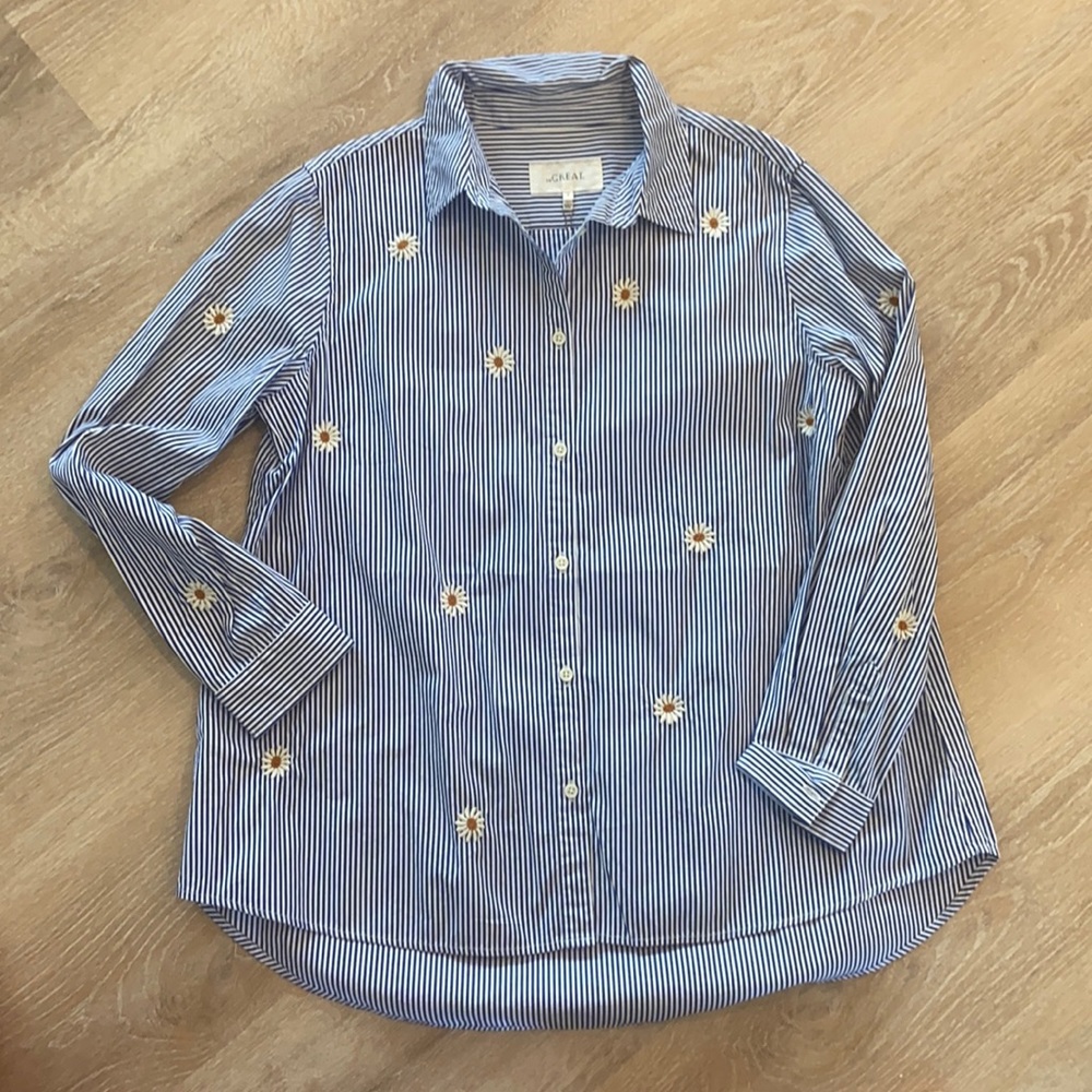 NWT The Great Daisy Embroidered Button Down